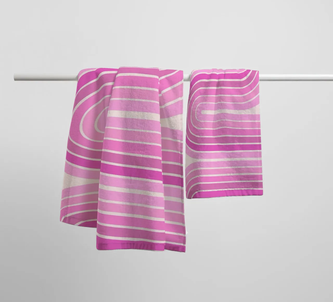 Design retrò a linee curve asciugamano da bagno da The Art Club