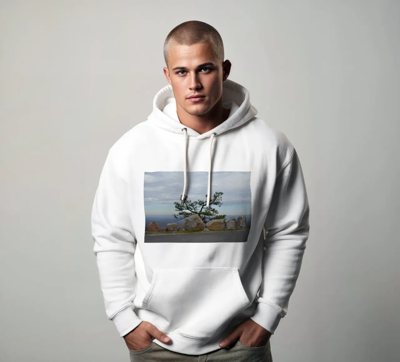Lonely Tree en High Point, Nueva Jersey sudadera con capucha de byrieneke