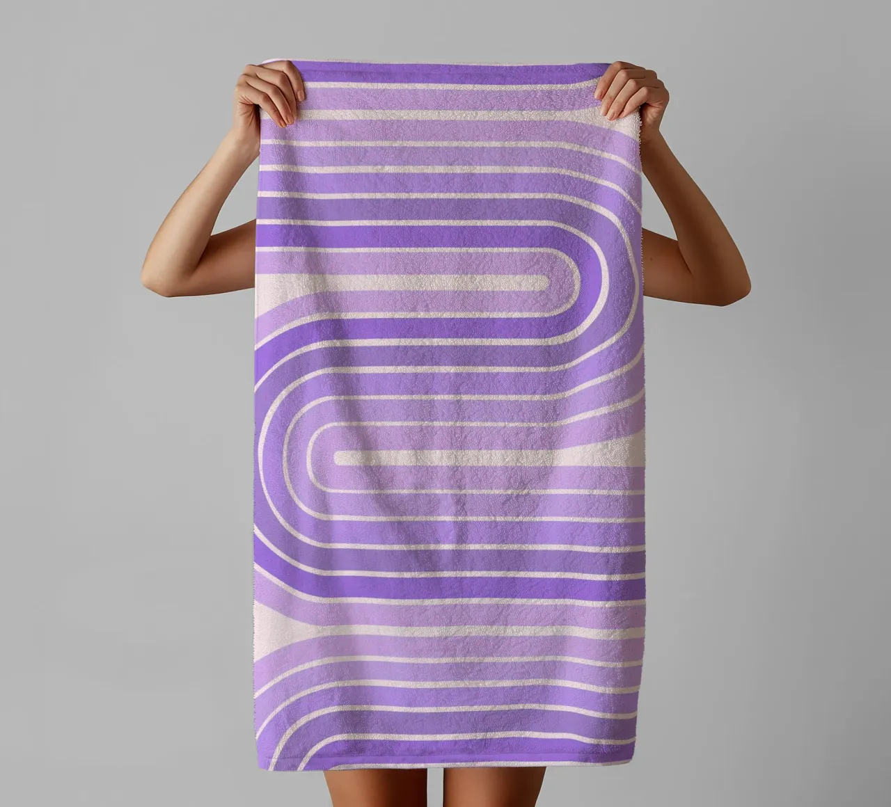 Design retrò a linee curve con estetica minimalista asciugamano da bagno da The Art Club