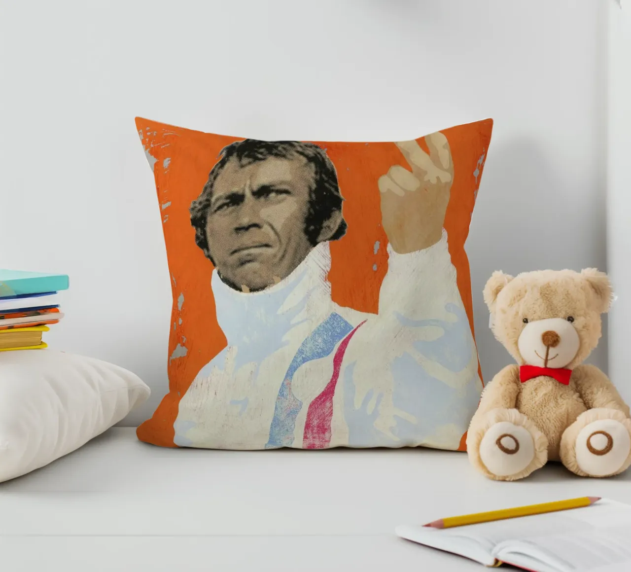 Steve McQueen cojín de Andy Bridge