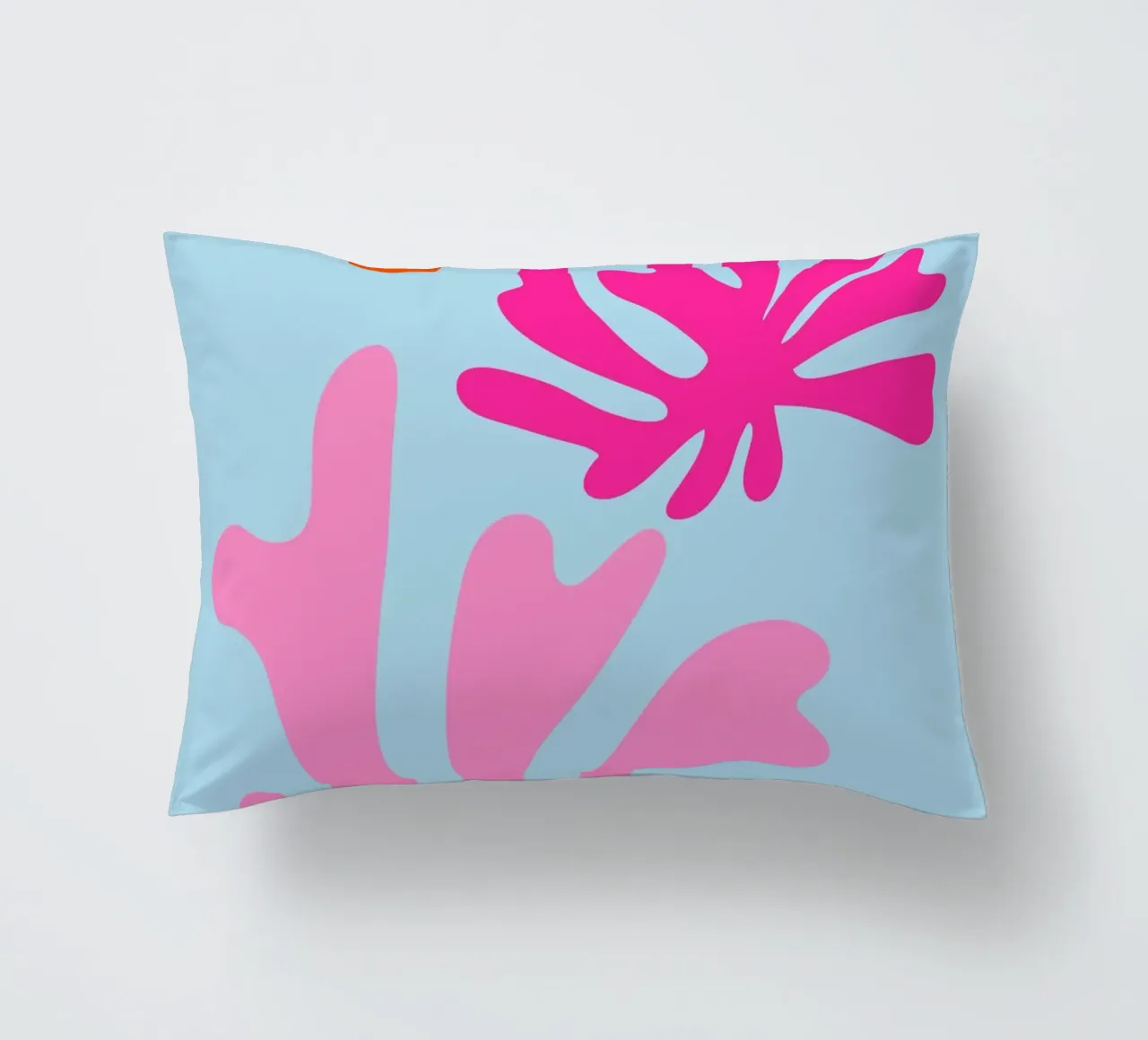 Forme botaniche astratte in rosa e blu con arancione cuscino da The Art Club