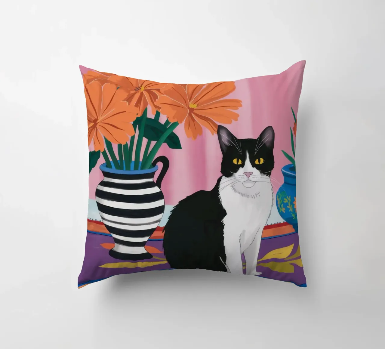 Gatto su un vaso a righe cuscino da Veil Maya