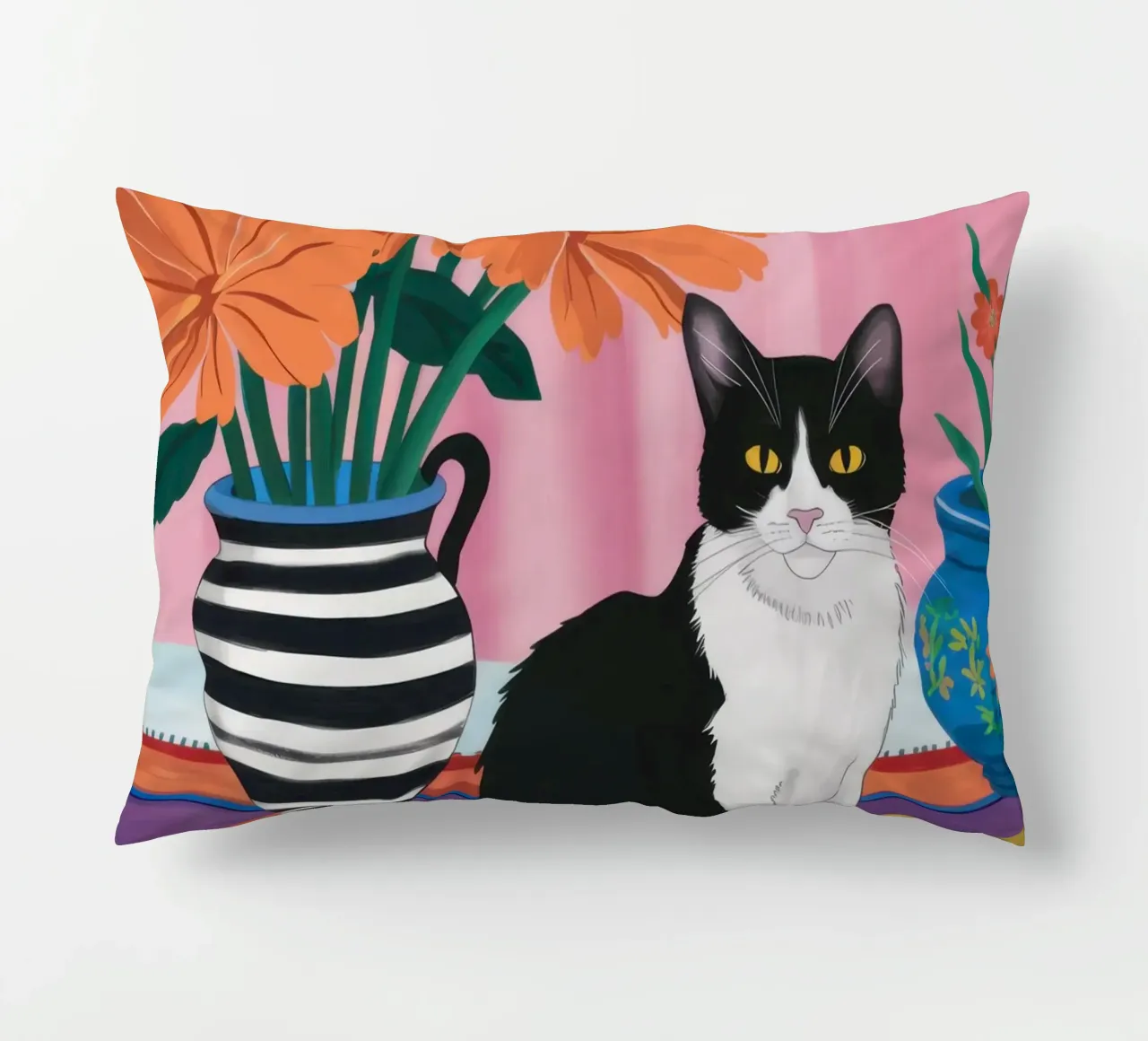 Gatto su un vaso a righe cuscino da Veil Maya