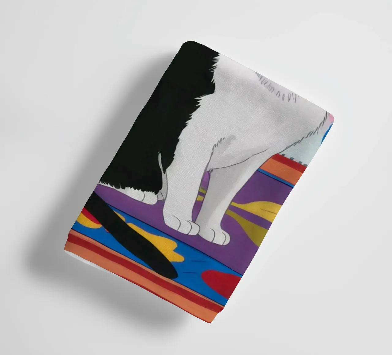 Gatto su un vaso a righe asciugamano da bagno da Veil Maya