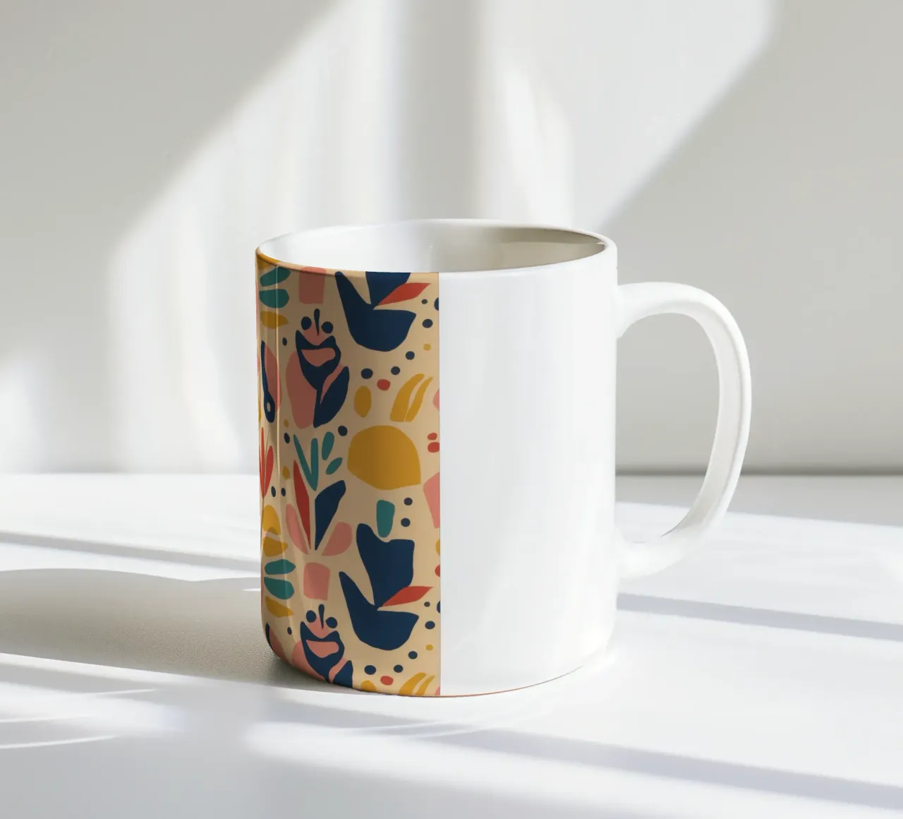 Modello di uccello folkloristico tazza in ceramica da Flock Reverie