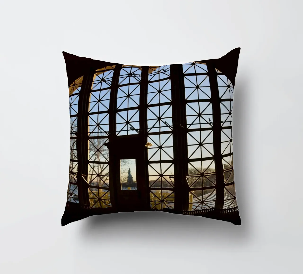 Statue de la Liberté vue d'Ellis Island coussin de byrieneke