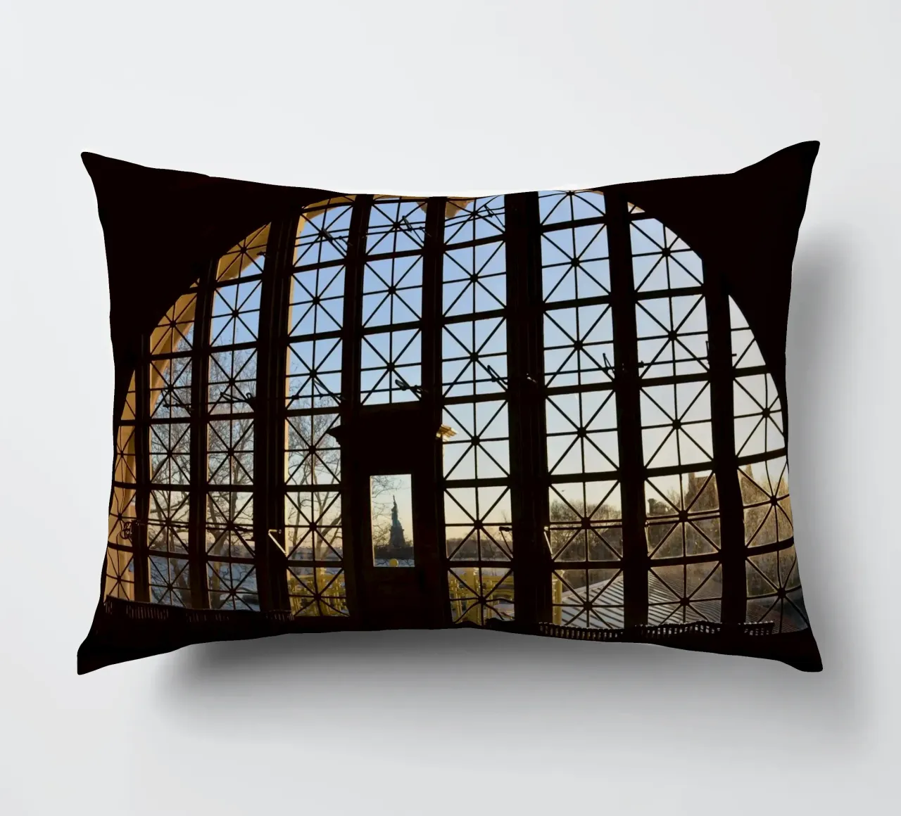 Statue de la Liberté vue d'Ellis Island coussin de byrieneke