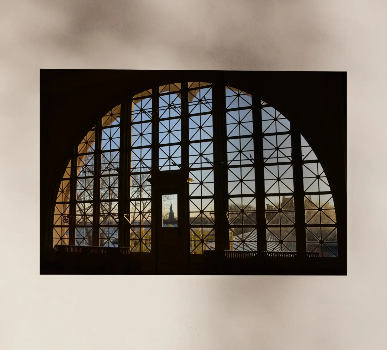 La Statua della Libertà vista da Ellis Island pellicola backlit da byrieneke