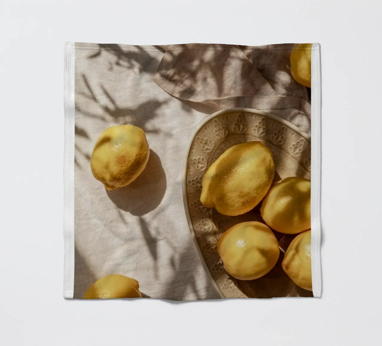 limoni frutta coperta in pile da William Allen