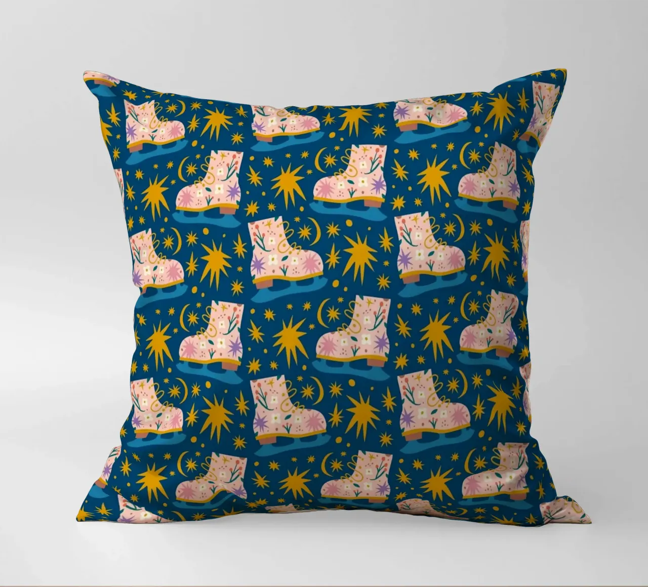 Christmas Pattern No 18 cuscino da treechild