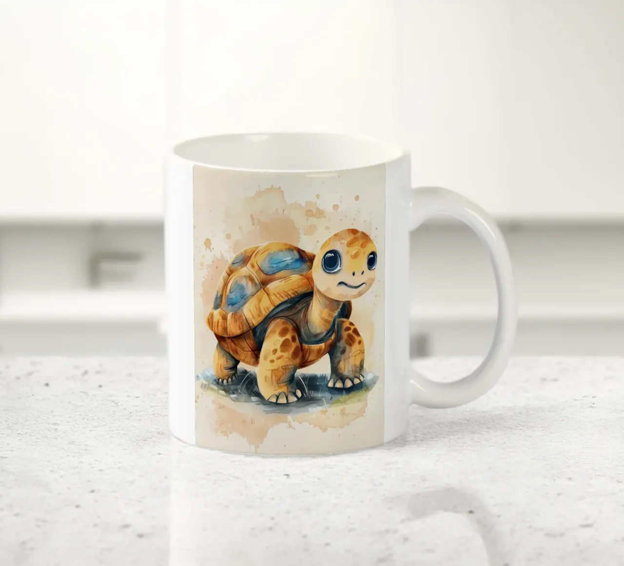 Simpatica tartaruga che esplora un'area erbosa con uno stile dolce e caldo tazza in ceramica da DesignDoodle