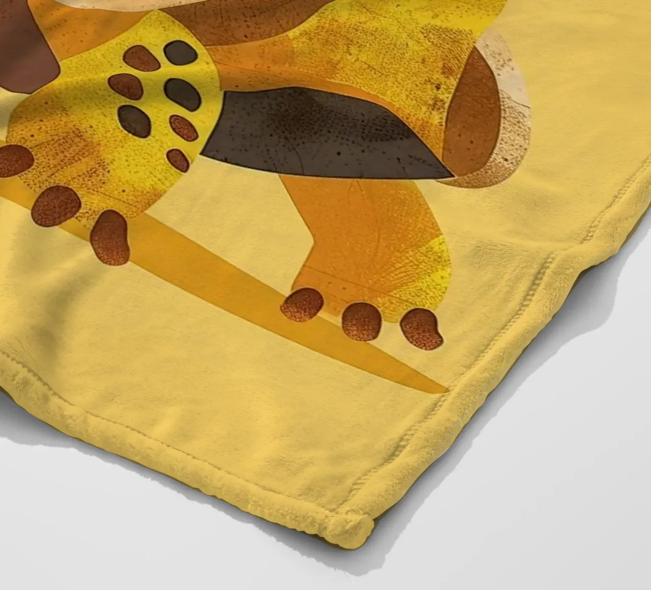 Tortue à l'expression joyeuse sur un tableau jaune vif plaid polaire de DesignDoodle