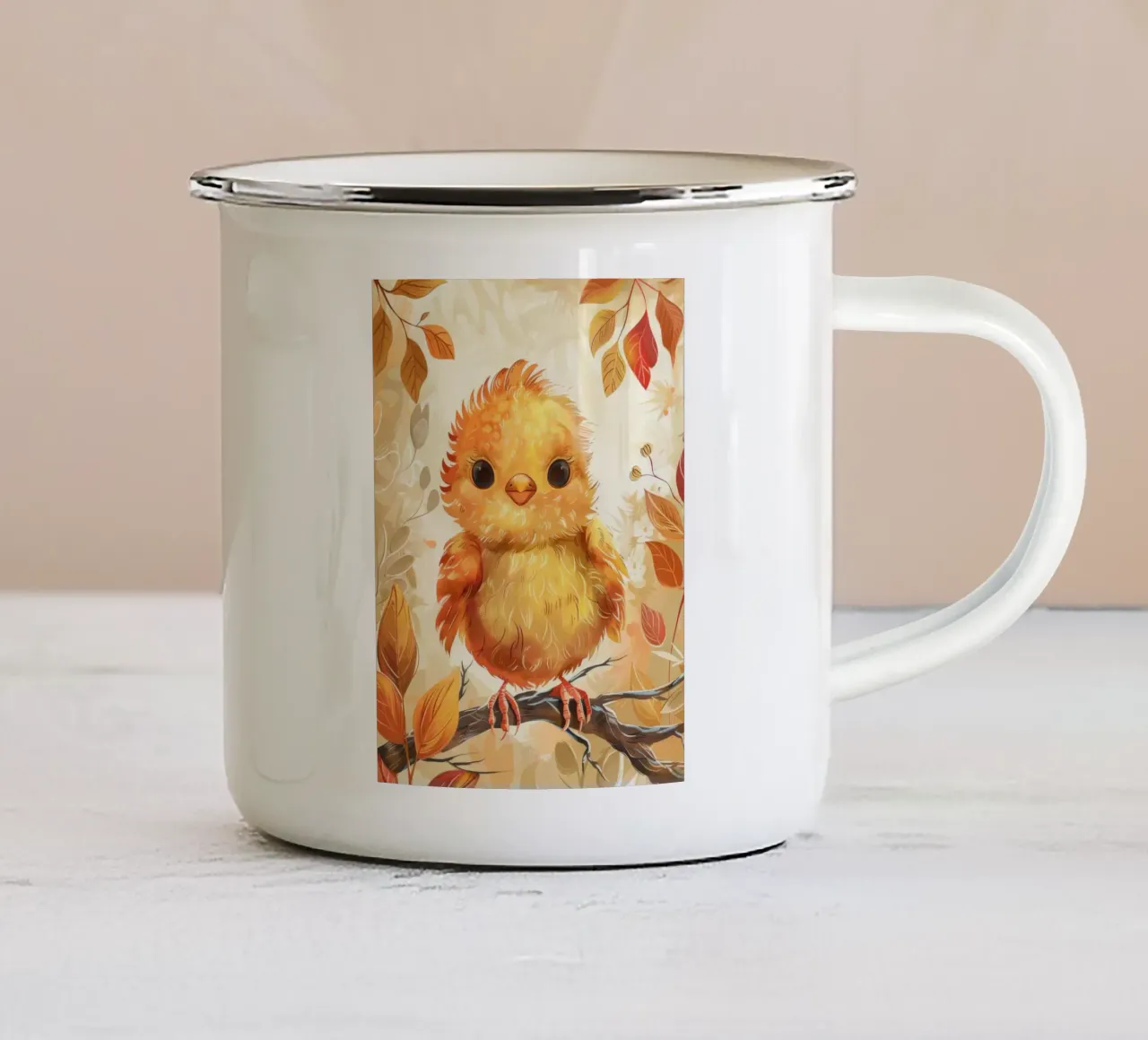 Charmant poussin jaune perché sur une branche entouré d'automne mug en émail de DesignDoodle