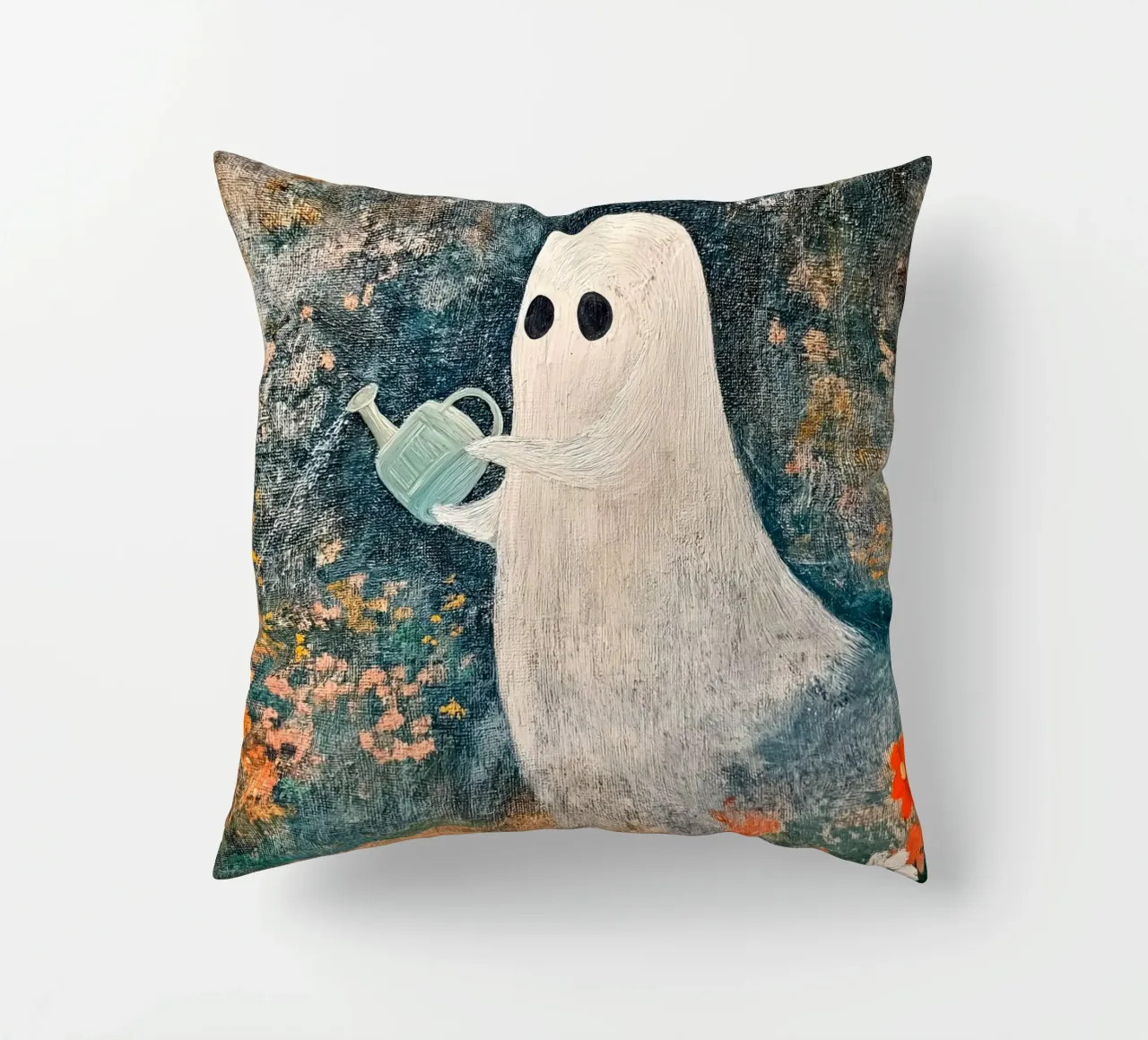 Fantasma di Halloween che innaffia i fiori in giardino cuscino da Fleur de Lys