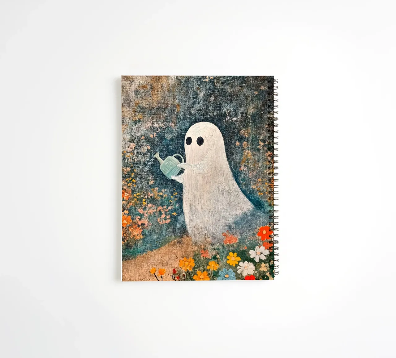 Fantôme d'Halloween arrosant des fleurs dans le jardin carnet à spirale de Fleur de Lys