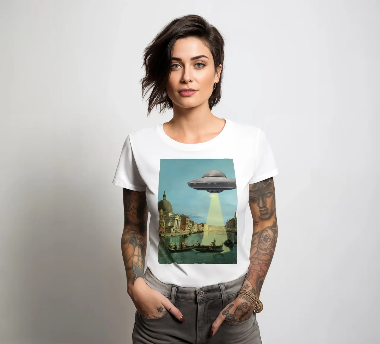 Once upon a time in Venice Frauen T-Shirt von MsGonzalez