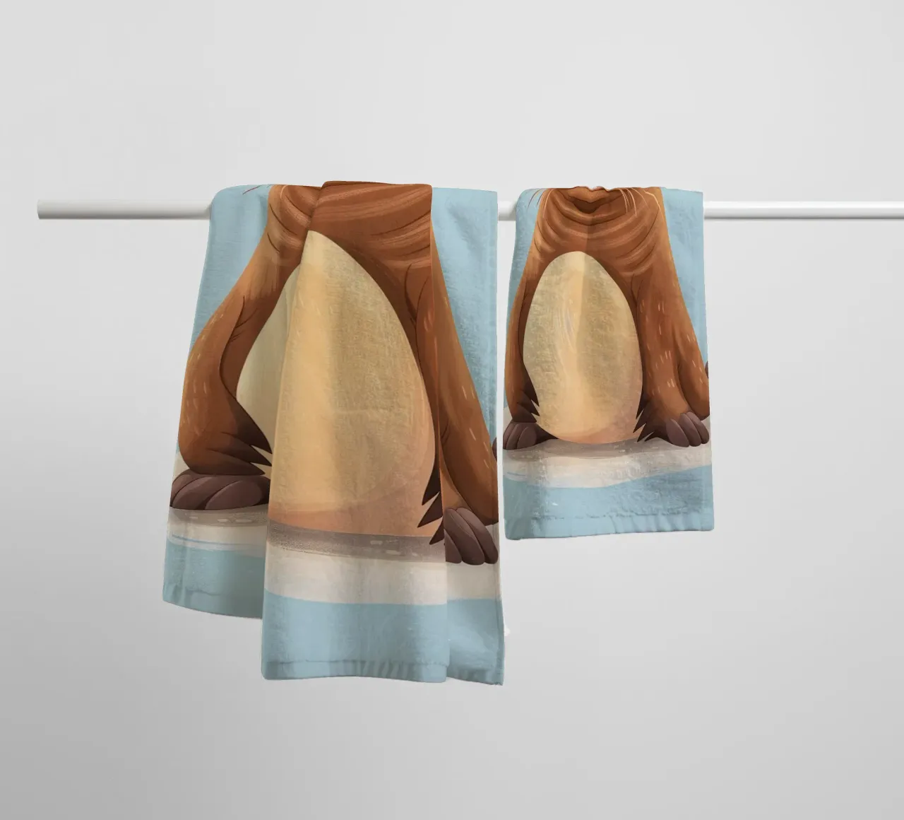 Simpatica mascotte di lontra seduta su una spiaggia sabbiosa, sorridente asciugamano da bagno da DesignDoodle