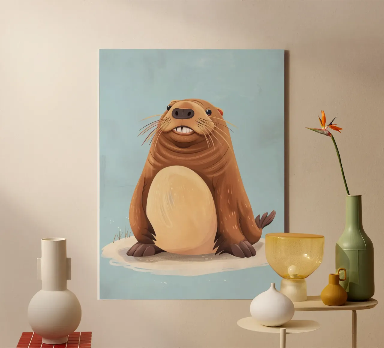 Simpatica mascotte di lontra seduta su una spiaggia sabbiosa, sorridente tela con Cornice a cassetta da DesignDoodle