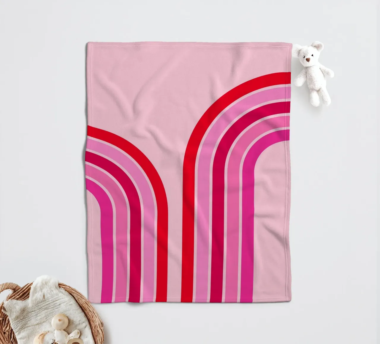 Retro Regenboog Curve Abstract in Roze en Rode Tinten fleecedeken van The Art Club