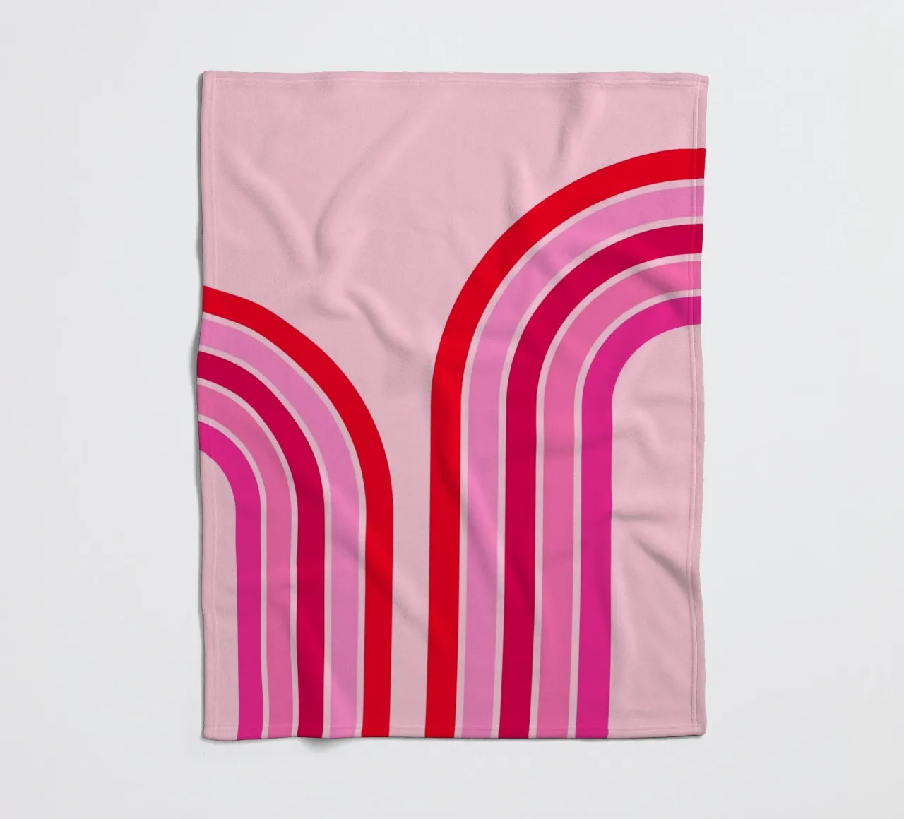 Retro Regenboog Curve Abstract in Roze en Rode Tinten fleecedeken van The Art Club