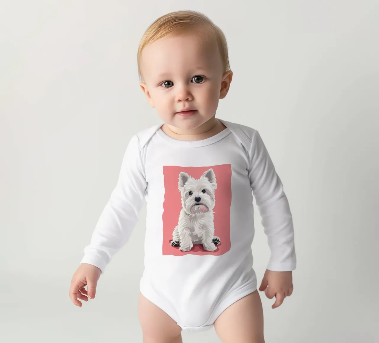 Schattige witte hond met pluizige vacht zittend tegen een roze kunstwerk babyrompertje lange mouwen van DesignDoodle