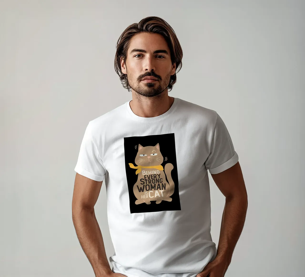 Dietro ogni donna forte c'è il suo gatto t-shirt da Arjun