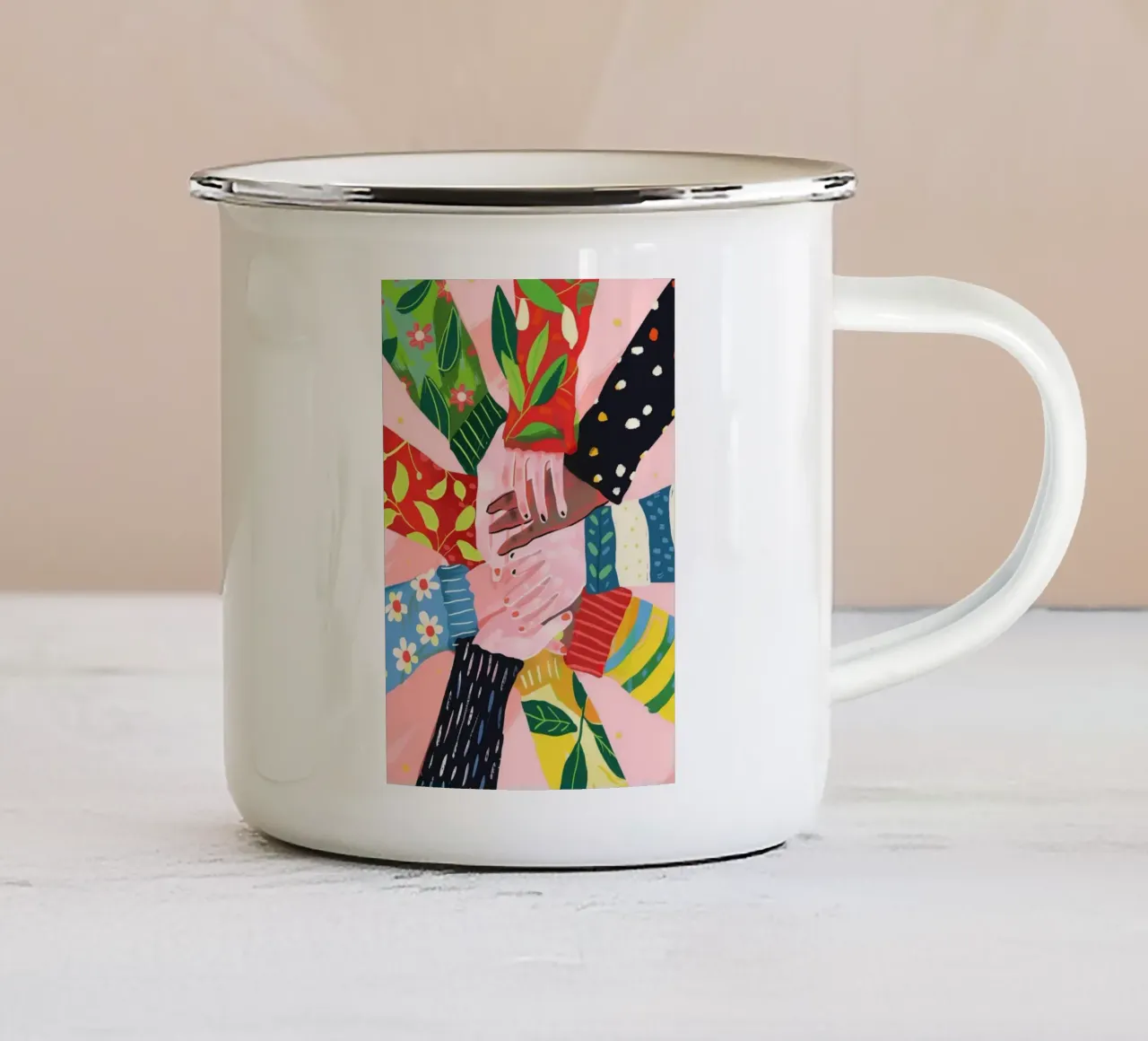 We Are One tazza in smalto da Clara August