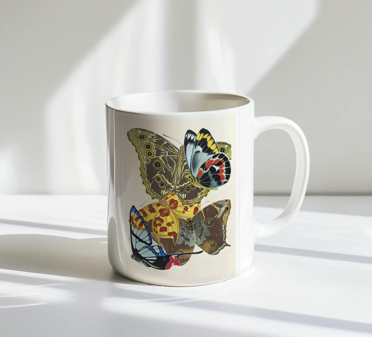 farfalle insetti modelli di ali tazza in ceramica da Fred Marshall