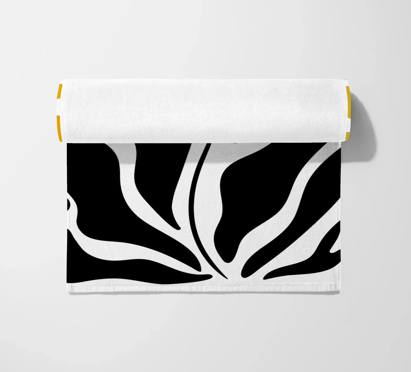 Sunlit Petals telo mare da Dream Print Designs