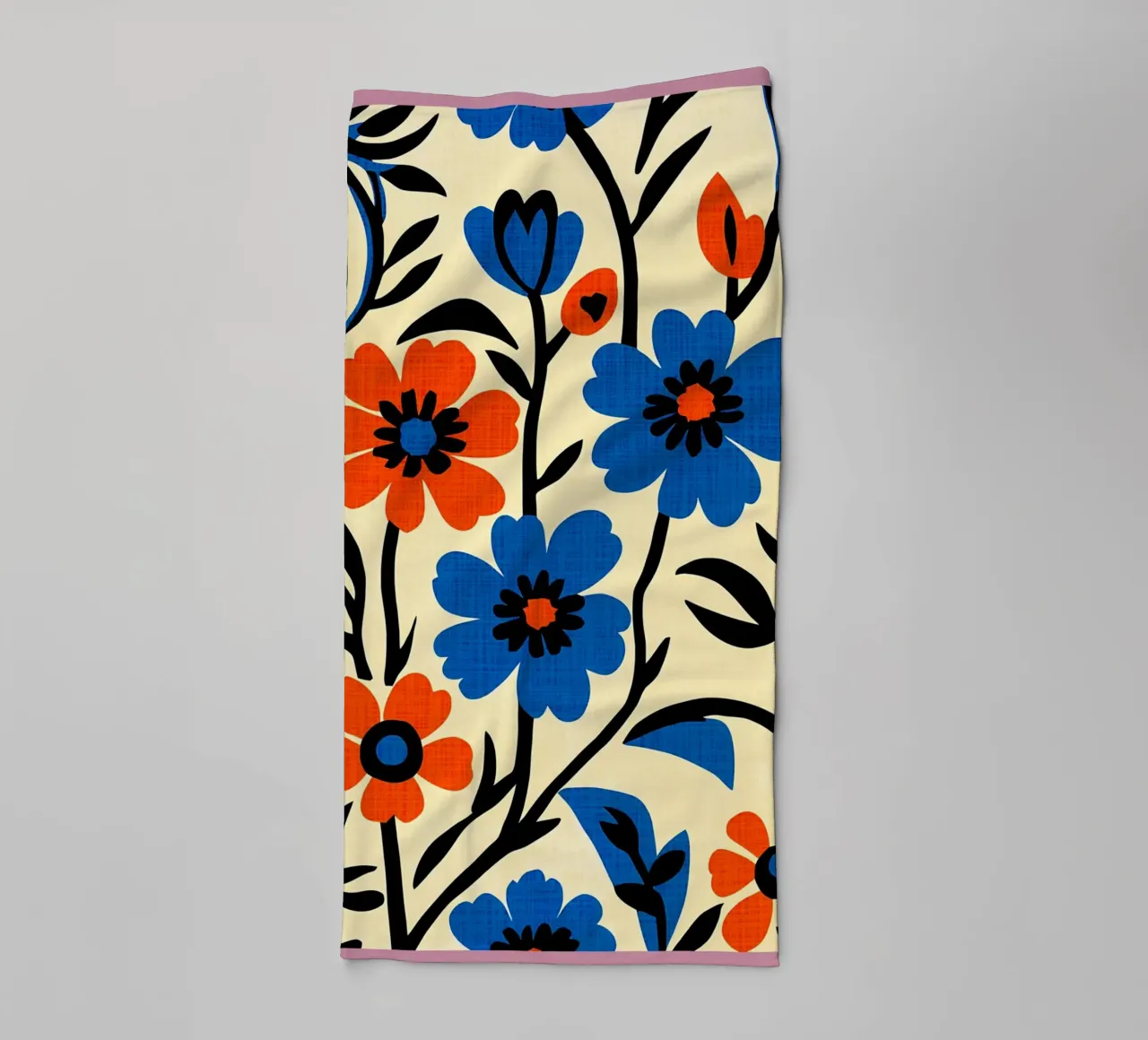 Fiori blu arancio asciugamano da bagno da BobbyStudio