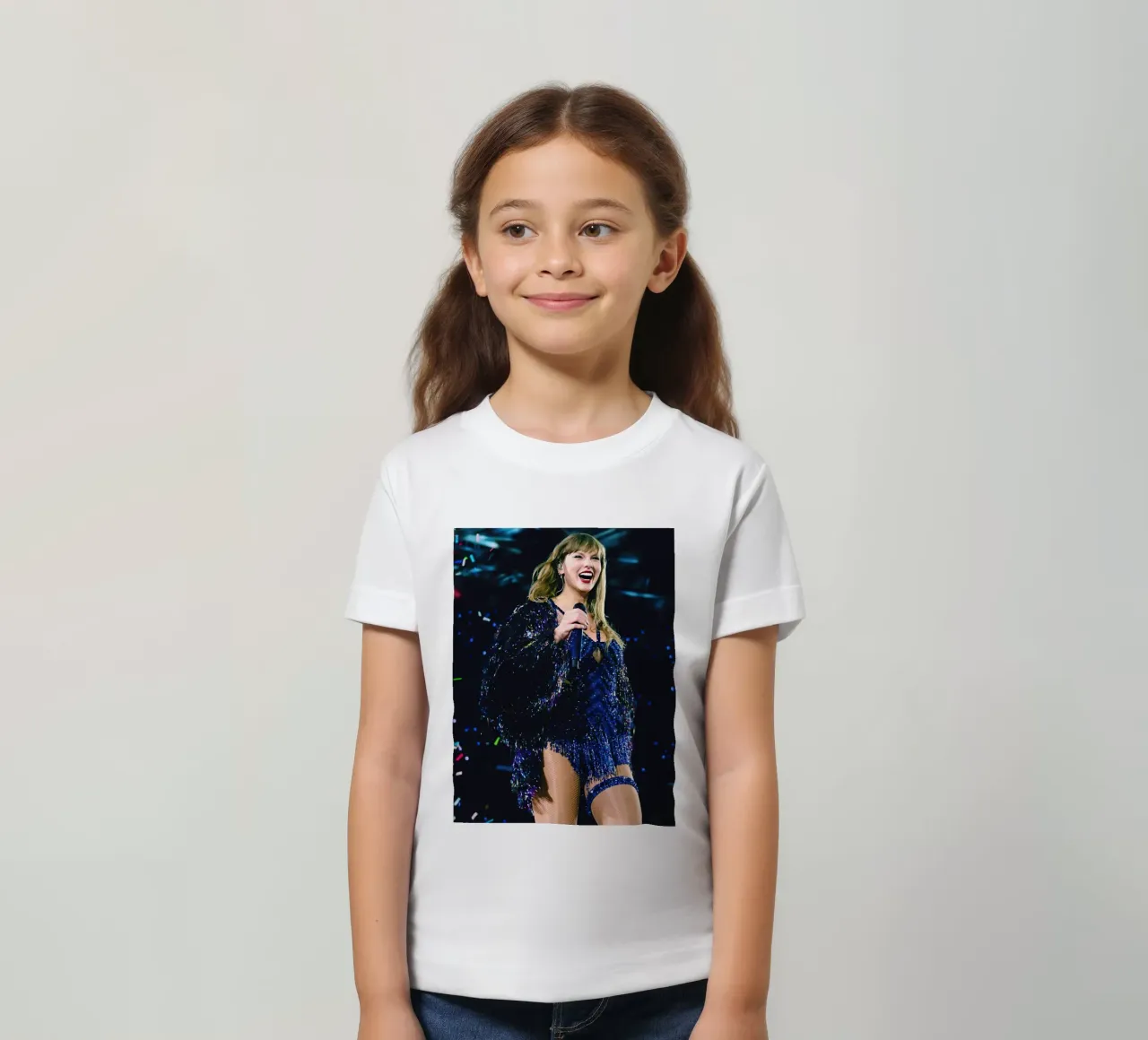 Taylor Swift Singing On Stage t-shirt bambini da Musdadad Shop