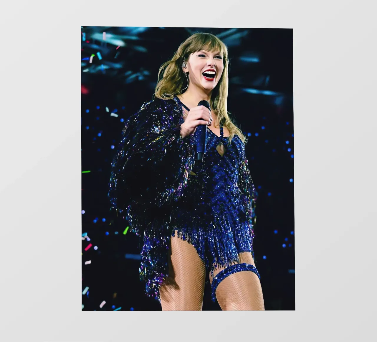 Taylor Swift Singing On Stage telo in pvc da Musdadad Shop