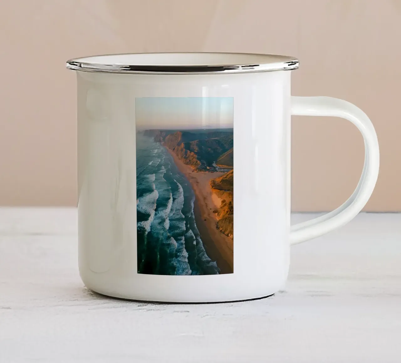 Coastal Horizon tazza in smalto da Thilo Grøsch