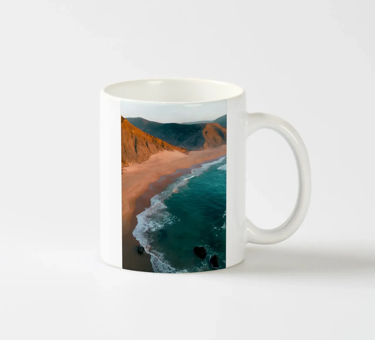 Wild and Silent: Praia do Castelejo, Portugal tazza in ceramica da Thilo Grøsch