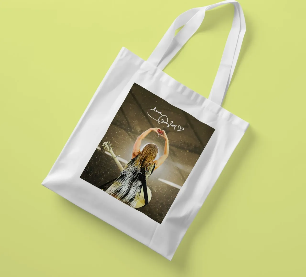 Taylor Swift Love borsa in juta da Musadad Shop