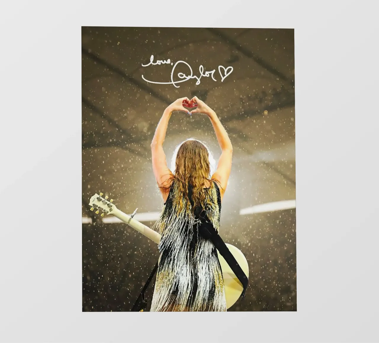 Taylor Swift Love fotobehang van Musadad Shop