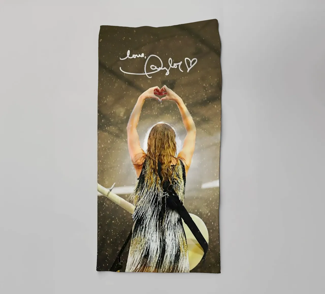 Taylor Swift Love asciugamano da bagno da Musdadad Shop