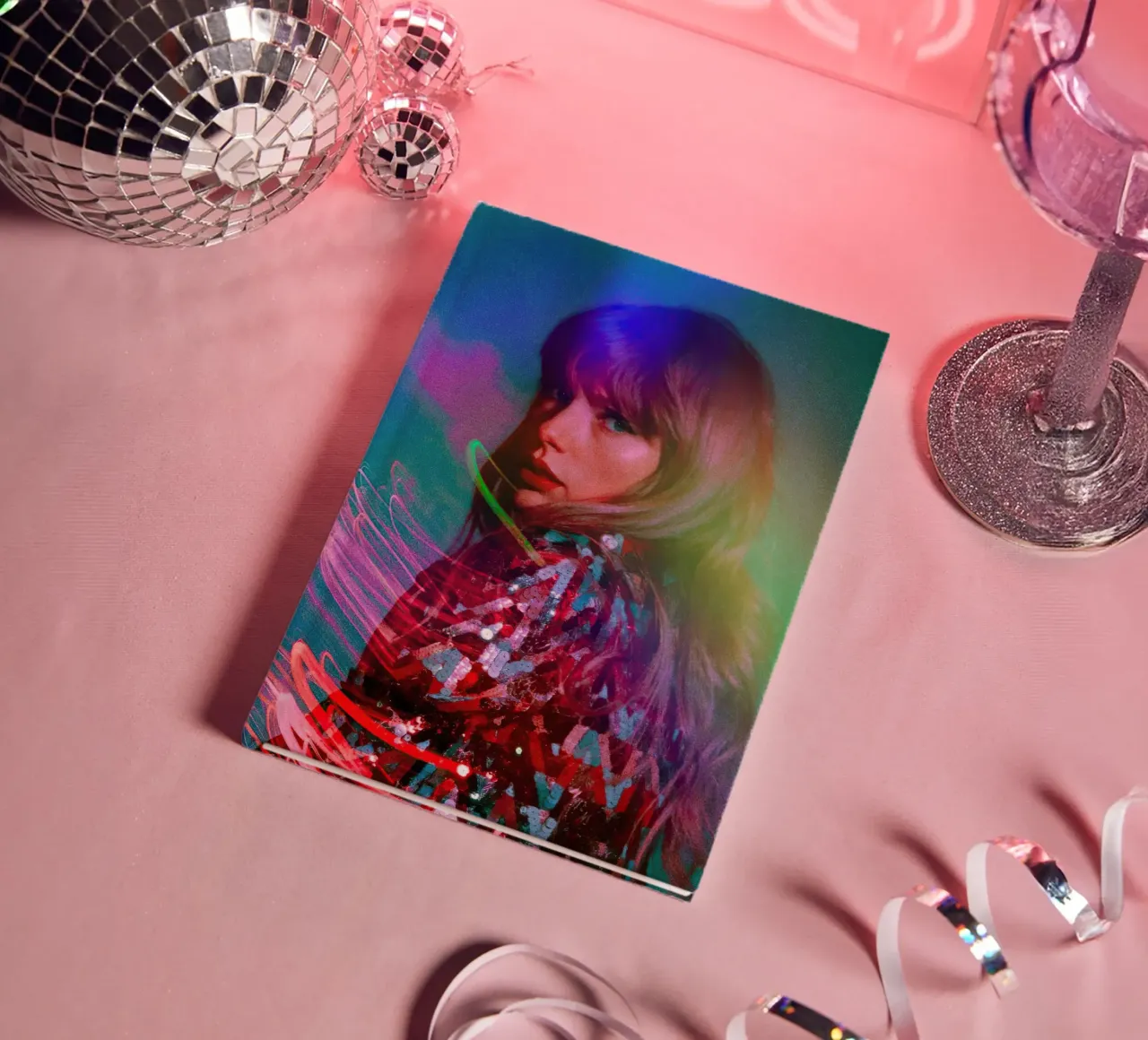 Taylor Swift Art notebook by Musdadad Shop