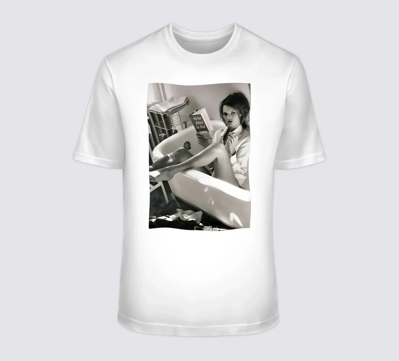 Kate Moss si diverte in bagno t-shirt da Mr.Alexandershop