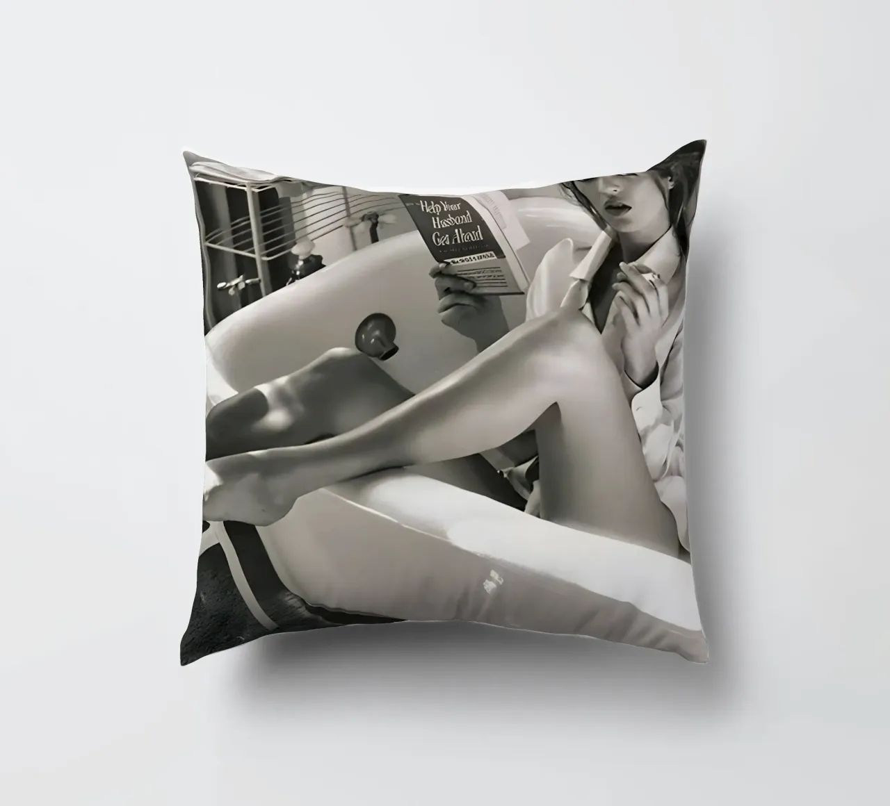 Kate Moss si diverte in bagno cuscino da Mr.Alexandershop