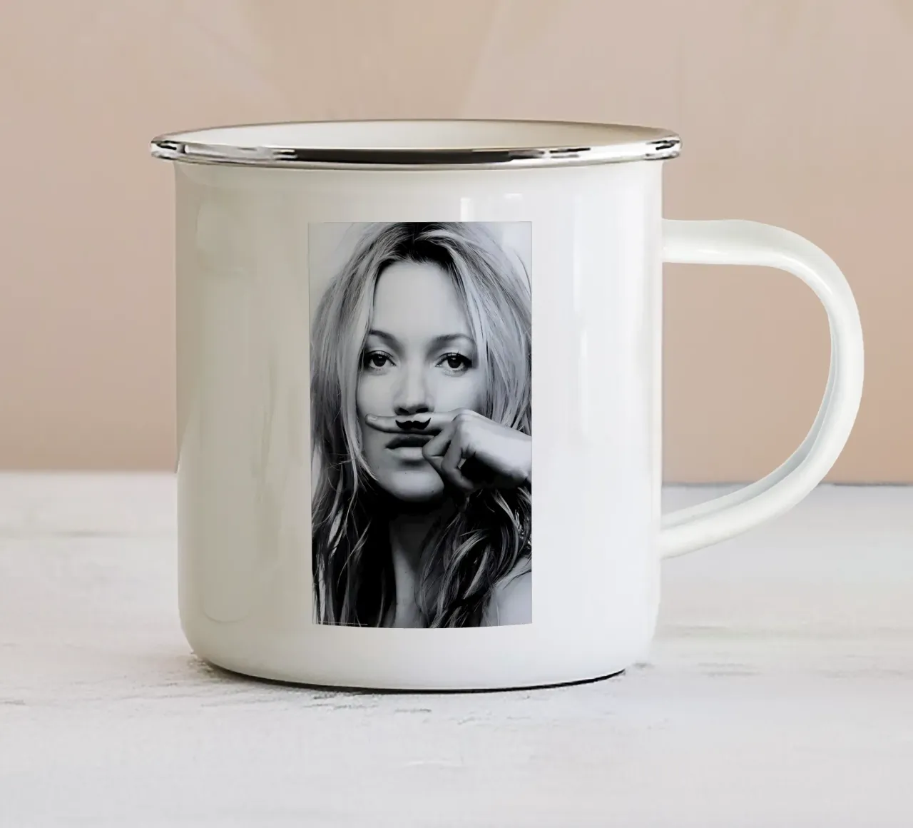 Kate Moss ritratto vintage tazza in smalto da Mr.Alexandershop