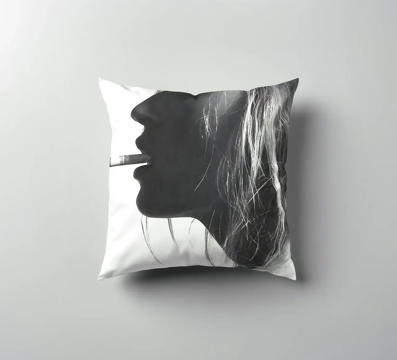 Kate Moss che fuma cuscino da Mr.Alexandershop