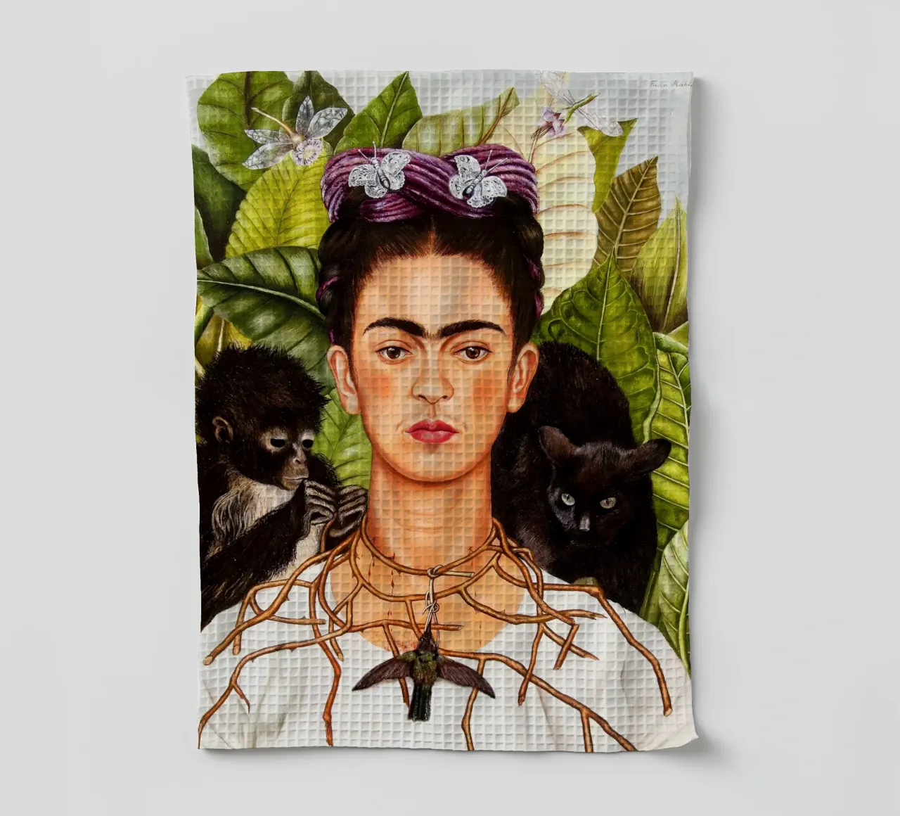 Frida Kahlo - Autoportrait avec collier d'épines et colibri torchon de Mostly Pink