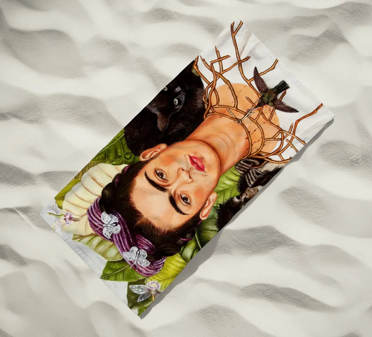 Frida Kahlo Autoritratto con collana di spine e colibrì telo mare da Classic Art Prints