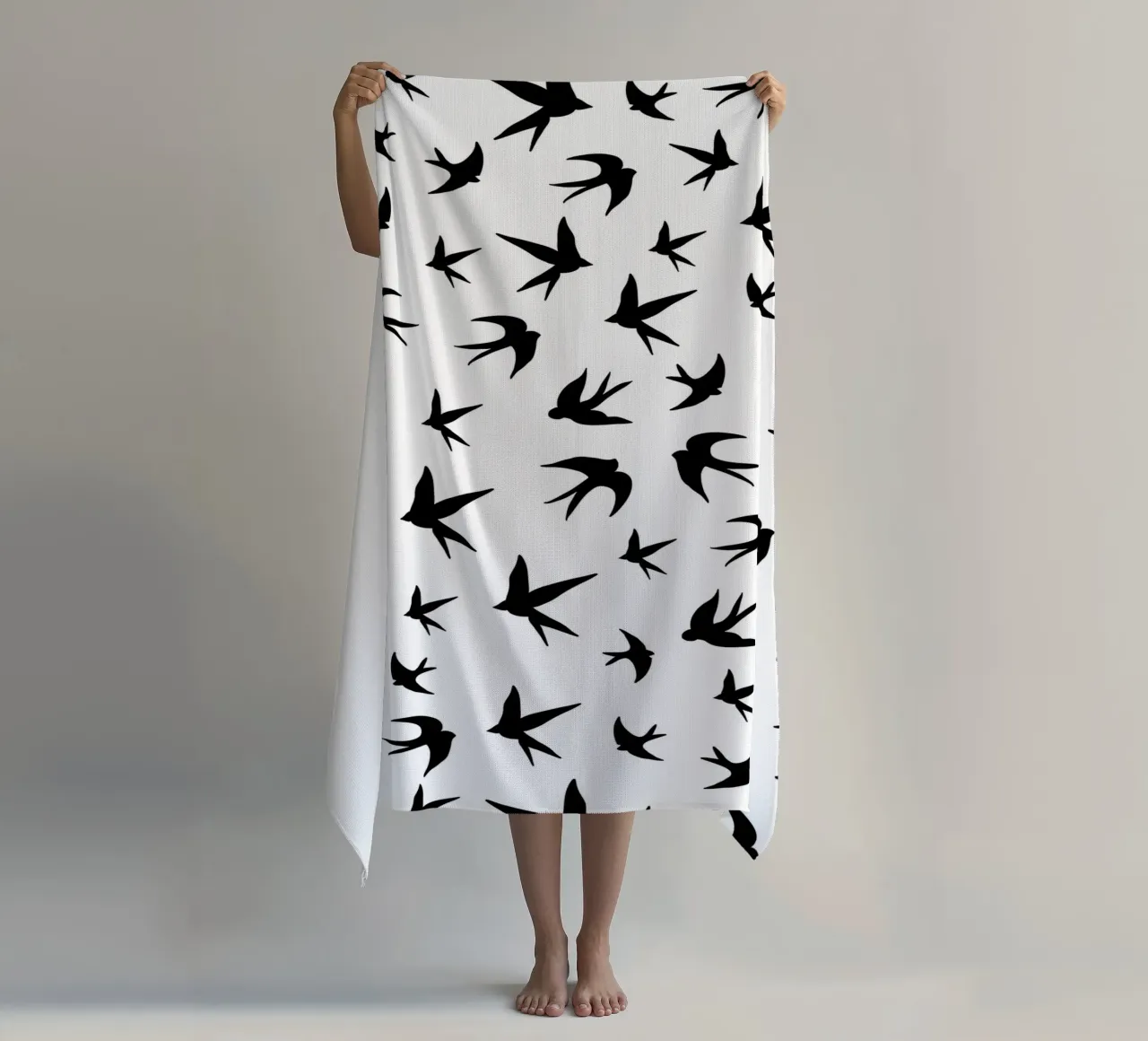 Zwaluwen vogels zwart silhouet op witte achtergrond strandhanddoek van gulsengunel