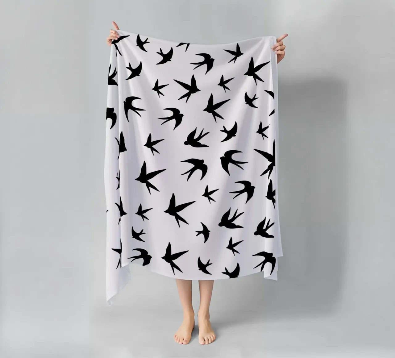 Zwaluwen vogels zwart silhouet op witte achtergrond strandhanddoek van gulsengunel