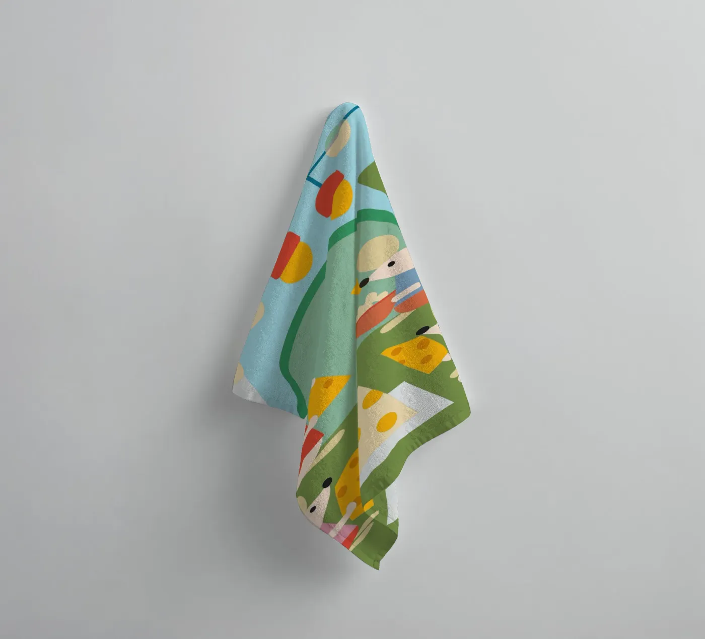 Mouse Eats Cheese Handtuch von CUTE ANIMALS