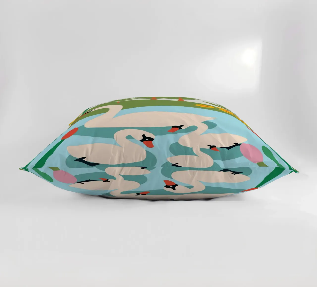 Cigno nell'acqua cuscino da CUTE ANIMALS