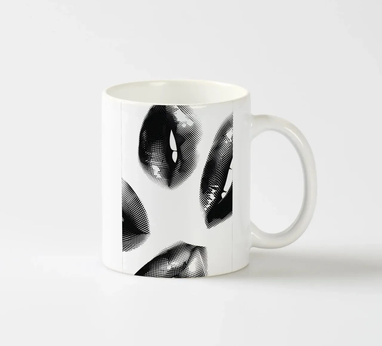 Monochrome Halftoon Lippen - Abstracte Pop Art Print keramische mok van NorwesClub