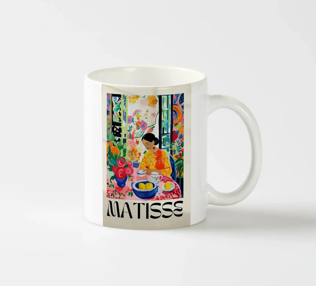 donna che gusta un caffè al tavolo tazza in ceramica da gudikan store